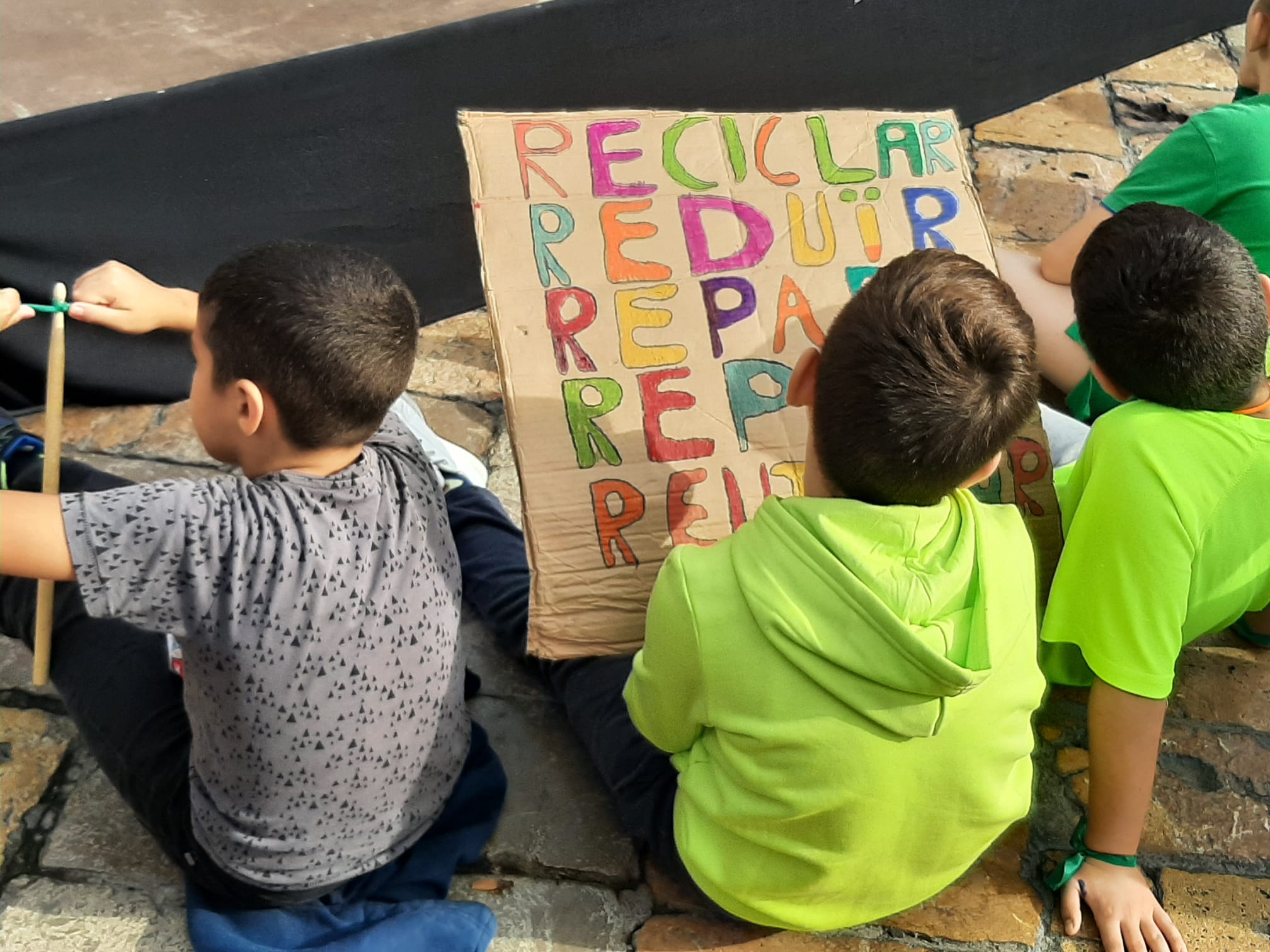 Alumnes De Les Escoles De Reus Celebren El Dia Internacional Contra El