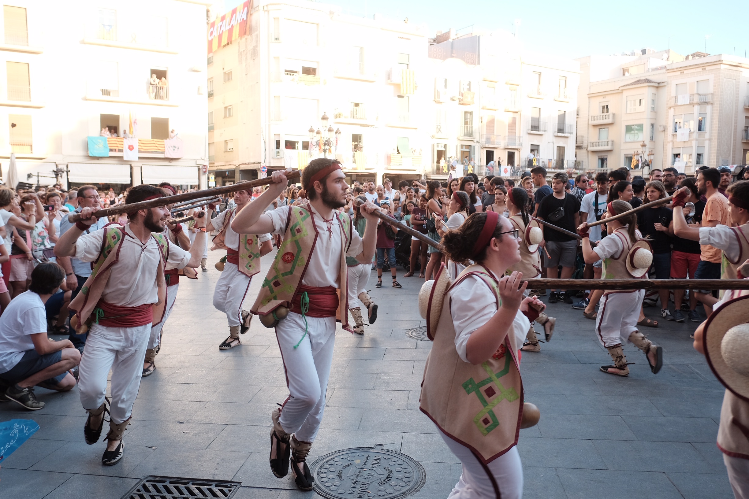 Danses a la plaça en la Professó Solemne