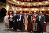 Imatge dels representants de les entitats organitzadores i col·laboradores de la Gala de dansa benèfica contra la leucèmia