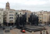 Imatge de la plaça del Mercadal amb l'estructura del Cabaret Trapezi