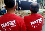 Joves migrats fan voluntariat al Trapezi