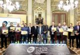 Foto de família premiats Premis CDO als millors olis 2018