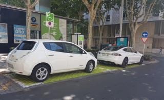 Imatge d'un punt de recàrrega per a vehicles elèctrics a Reus