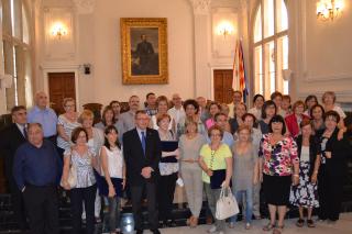 Imatge de l'alcalde de Reus i els regfidors amb tots els professors que es jubilen enguany.