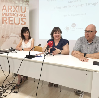 Acte de signatura del contracte de donació dels fons Argilaga