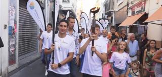 Imatge del pas de la torxa dels Special Olympics per la ciutat de Badalona aquest estiu