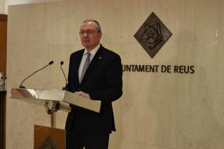 Imatge de l'alcalde, Carles Pellicer, durant la conferència de premsa d'aquest dilluns
