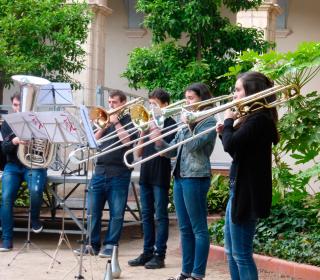 Imatge de l'Ensemble de metalls del Conservatori de la Diputació que actua aquest divendres a Música a les Places a Reus