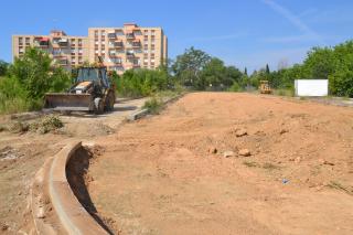 Foto de la neteja d'un solar al barri Juroca