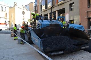 Asfaltat raval del Pallol i plaça de la Sang