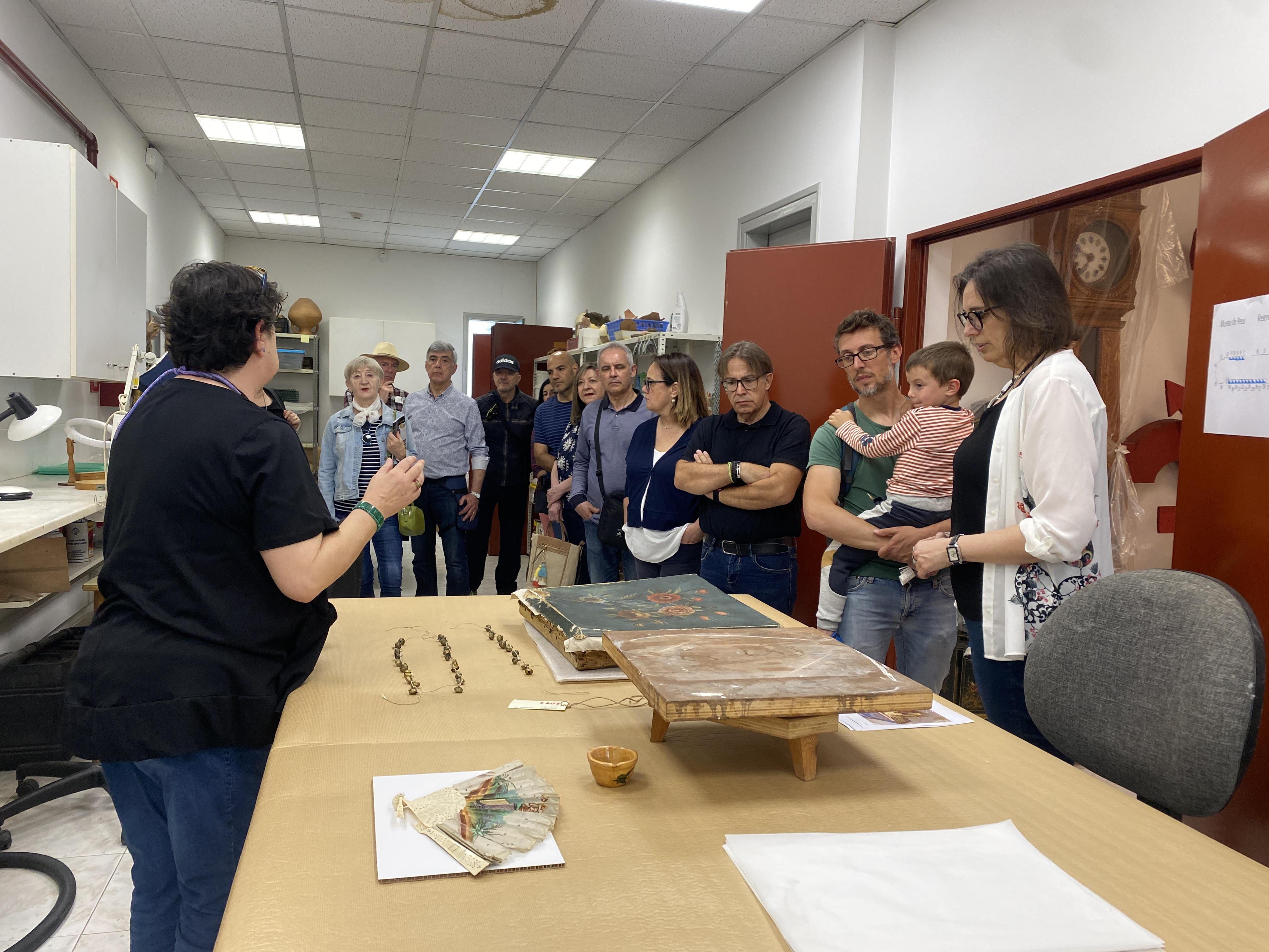 Taller de restauració i reserves del Museu Salvador VilasecaE