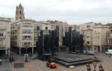 Imatge de la plaça del Mercadal amb l'estructura del Cabaret Trapezi