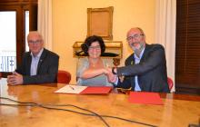 Imatge de la signatura de l'acord entre la Generalitat i l'Ajuntament de Reus en l'àmbit del benestar