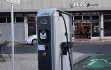 Carregador de vehicle elèctric a la plaça de l'Estació